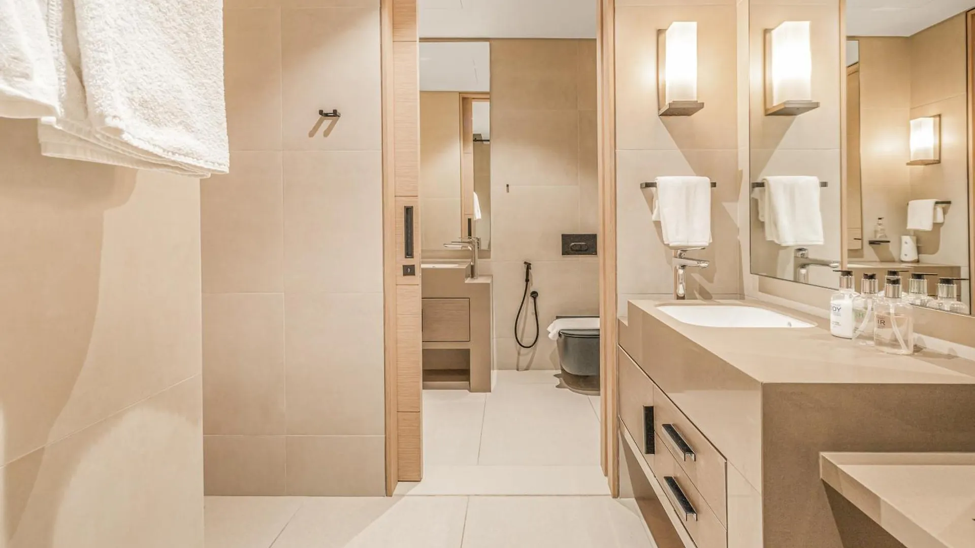 2Br Jumeirah Gate 1, Marina Skyline View دبي